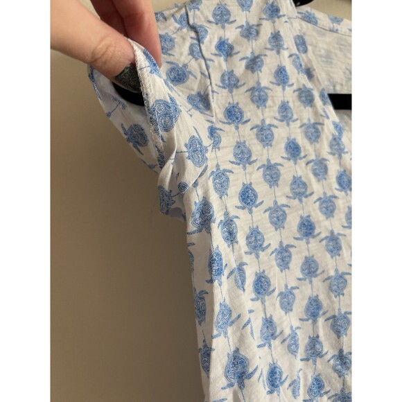 Lilly Pulitzer XXS V Neck Top Sea Turtle Print White Blue Nautical Preppy Cotton - Picture 4 of 6
